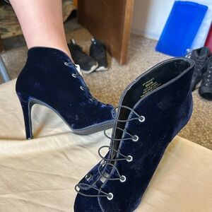 Elegant Navy Velvet Ankle Boots